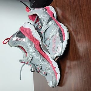 Zoot Ultra Kalani 2.0 6.5 tennis shoes